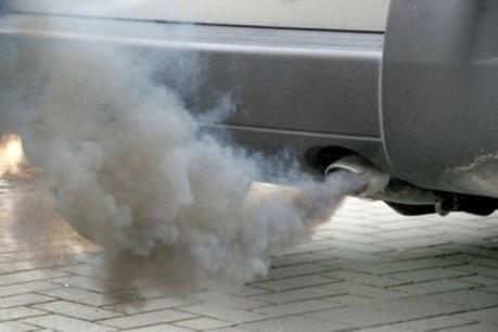 Sconto bollo auto per 4 mln di automobilisti inquinanti. Cosa è successo all’eco tassa? Sconto bollo auto per 4 mln di automobilisti inquinanti. Cosa è successo all’eco tassa?