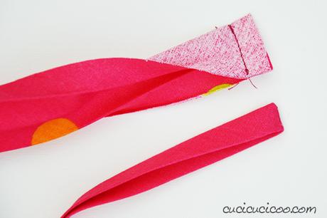 Come cucire un festone per San Valentino Che bello! Come cucire un festone per San Valentino con ritagli e lo sbieco. Ottima decorazione handmade che esprime l’amore ai tuoi cari il 14 febbraio o ogni giorno! #sanvalentino #decorazionisanvalentino #sanvalentinofaidate