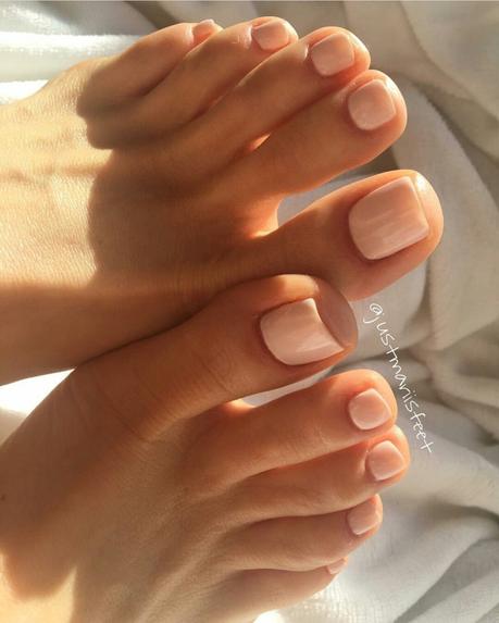 Smalti nude: tutti i colori più belli Smalti nude: tutti i colori più belli