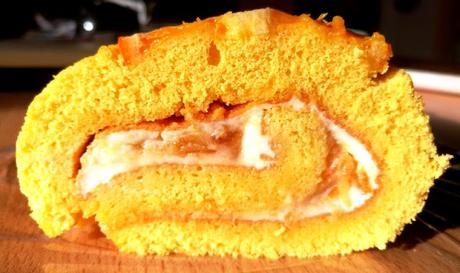 ROLL ALLA RICOTTA E MARMELLATA DI ARANCE SUPER WOW ROLL ALLA RICOTTA E MARMELLATA DI ARANCE SUPER WOW