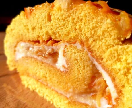 ROLL ALLA RICOTTA E MARMELLATA DI ARANCE SUPER WOW ROLL ALLA RICOTTA E MARMELLATA DI ARANCE SUPER WOW