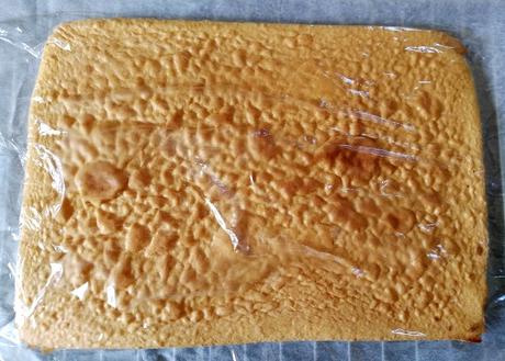 ROLL ALLA RICOTTA E MARMELLATA DI ARANCE SUPER WOW ROLL ALLA RICOTTA E MARMELLATA DI ARANCE SUPER WOW