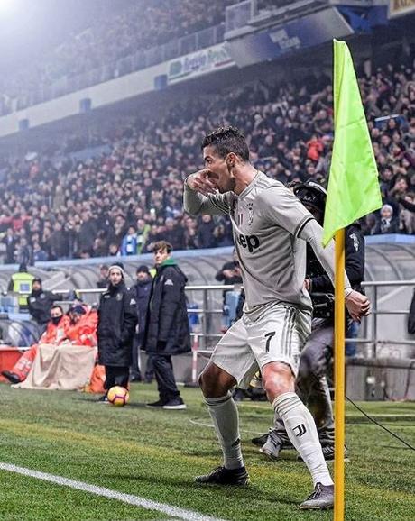 Cristiano Ronaldo in versione capitano aggiunto Cristiano Ronaldo in versione capitano aggiunto