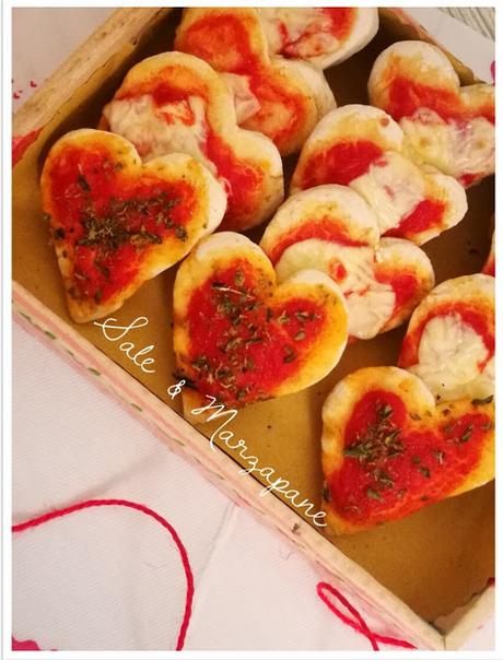 PIZZETTE SENZA LIEVITAZIONE PIZZETTE SENZA LIEVITAZIONE