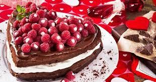 3 ricette di dolci e dessert facili e sfiziosi per la festa di San Valentino. 3 ricette di dolci e dessert facili e sfiziosi per la festa di San Valentino.