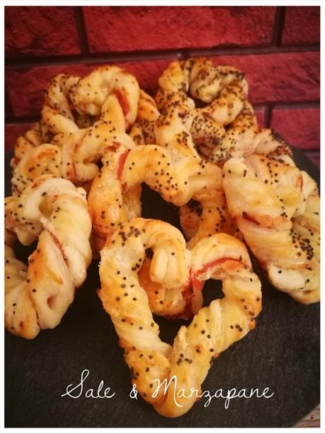 CUORI DI PASTA SFOGLIA CUORI DI PASTA SFOGLIA