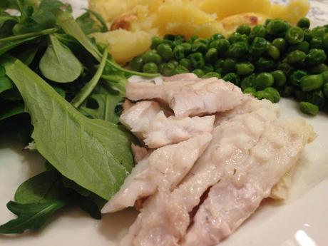 Senza Bimby, Branzino al Forno, Piselli, Patate, Insalata Mista Senza Bimby, Branzino al Forno, Piselli, Patate, Insalata Mista