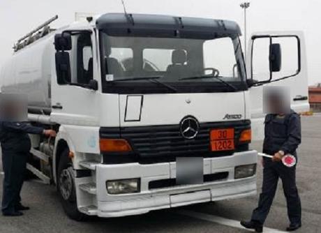 Sequestrati 4.000 litri di gasolio di contrabbando tra Torre Annunziata e Caivano Sequestrati 4.000 litri di gasolio di contrabbando tra Torre Annunziata e Caivano
