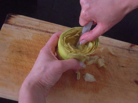 carciofi con il tappo d’uovo e cuore ripieno carciofi con il tappo d’uovo e cuore ripieno