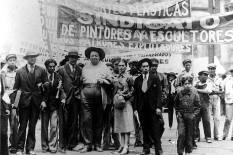 Tina Modotti, la rivoluzionaria con la macchina fotografica Tina Modotti, la rivoluzionaria con la macchina fotografica