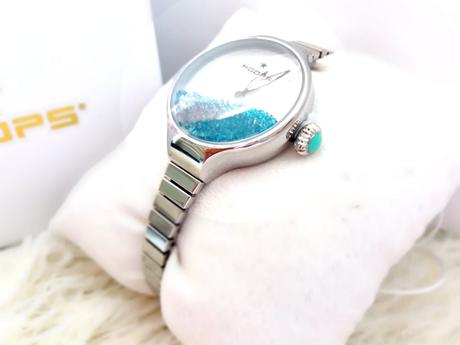 Ecco il nuovissimo orologio HOOPS “Rolling Stones Elastic” che ci aiuta a “tenere il tempo” Ecco il nuovissimo orologio HOOPS “Rolling Stones Elastic” che ci aiuta a “tenere il tempo”