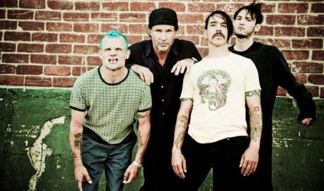 Red Hot Chili Peppers: un live streaming dalle piramidi di Giza Red Hot Chili Peppers: un live streaming dalle piramidi di Giza