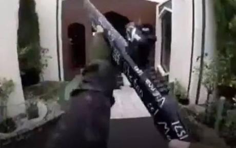 E’ GIUSTO CRITICARE SALVINI PER L’ATTENTATO IN NUOVA ZELANDA? E’ GIUSTO CRITICARE SALVINI PER L’ATTENTATO IN NUOVA ZELANDA?