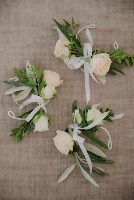 Intrecci di eucalipto e ulivo: un cake topper Intrecci eucalipto ulivo: cake topper