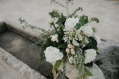 Intrecci di eucalipto e ulivo: un cake topper Intrecci eucalipto ulivo: cake topper