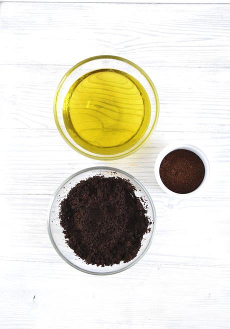 Scrub all’olio d’oliva e caffè Scrub all’olio d’oliva e caffè