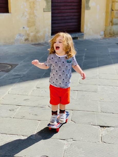 Vestiti per bambini Kenzo Kids: la collezione Wax sa di primavera e ispira buonumore Vestiti per bambini Kenzo Kids: la collezione Wax sa di primavera e ispira buonumore