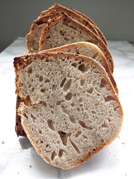 Panbauletto 100% grani antichi e lievito madre Panbauletto 100% grani antichi e lievito madre