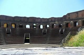 Giardinieri per un giorno (al Teatro Romano di Benevento)