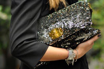 SUMMER TREND : OVERSIZE CLUTCH