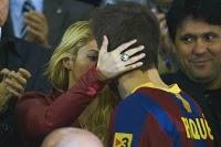 Shakira incinta di Piqué: la rete è a caccia di gossip