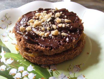 Tortine tipo Sacher con granella di nocciola