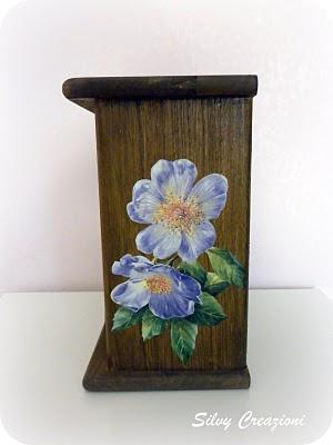 Mini cassettiera con fiori