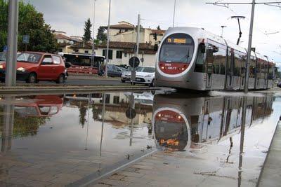 come una nave, il tram va