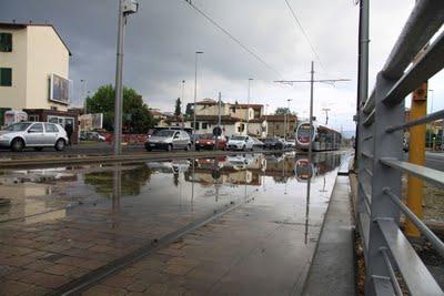 come una nave, il tram va