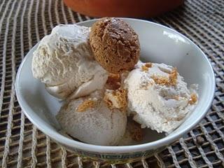 Gelato agli amaretti