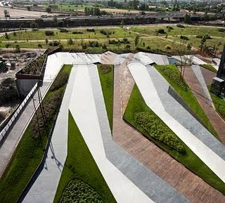 Public space for events Forum de Negocios by Francisco J De Corral & Francisco Wulff