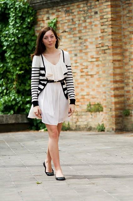 OUTFIT : WHITE DRESS+STRIPED CARDIGAN