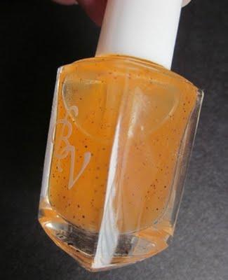 Bottega Verde: Scrub per Cuticole con Nocciolo di Albicocca e Olio di Mandorle Dolci