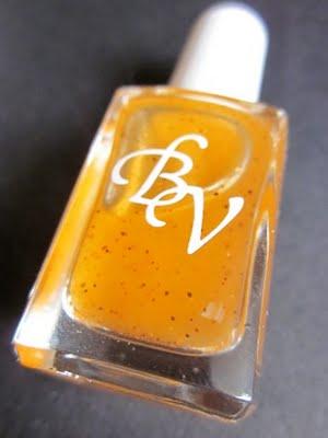 Bottega Verde: Scrub per Cuticole con Nocciolo di Albicocca e Olio di Mandorle Dolci