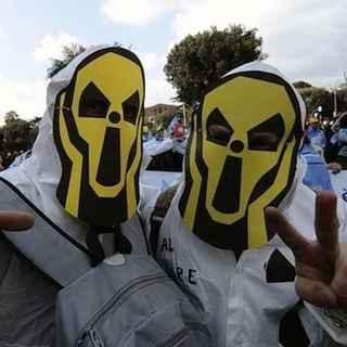 Referendum: vota sì per dire no a un incontro sessuale radioattivo con Berlusconi