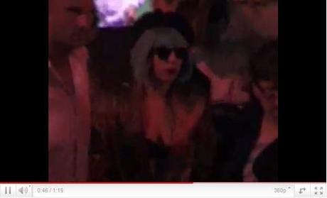 Video Lady Gaga a Fiumicino sul canale YouTube di Aeroporti di Roma