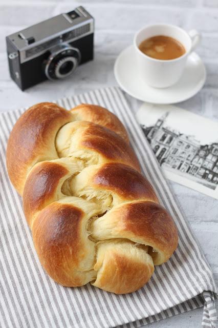 Treccia di brioche francese Treccia di brioche francese