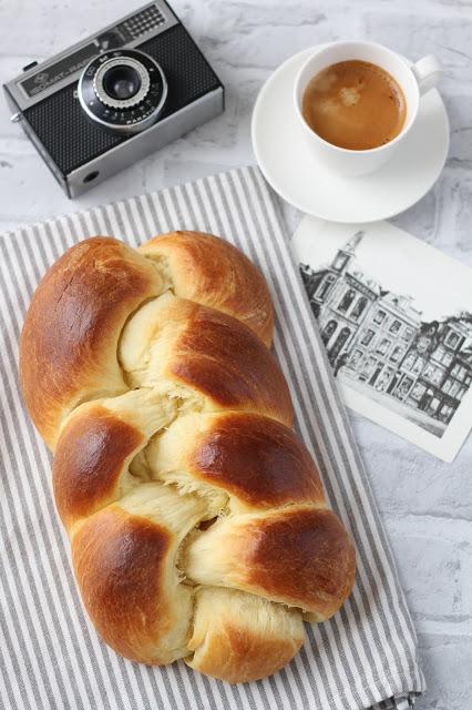 Treccia di brioche francese Treccia di brioche francese
