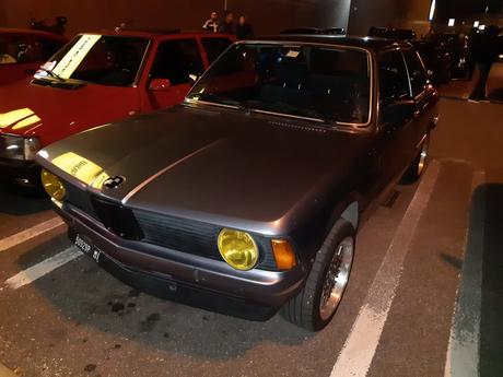 Auto storiche al Rho Center grazie a Pian Piano Arriviamo BMW serie 3