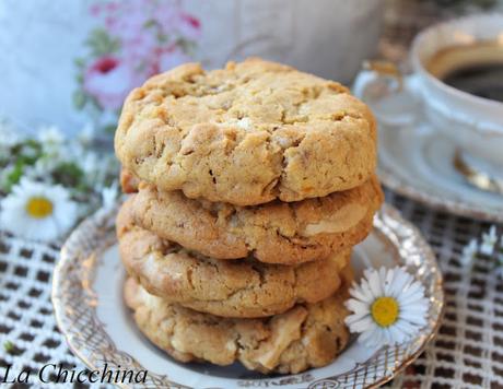 Cookies al cioccolato bianco e profumo d'arancia Cookies al cioccolato bianco e profumo d'arancia