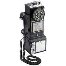 Come nasce la telefonia? vecchi-telefoni-negli-anni-trenta-sistemi-telefonici