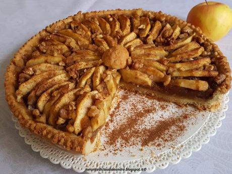 Crostata con mele e noci https://lericettediclaudiaeandre.blogspot.com/