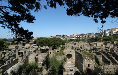 A Ercolano partono i “restauri a porte aperte”. Previste 165 telecamere per la sicurezza A Ercolano partono i “restauri a porte aperte”. Previste 165 telecamere per la sicurezza