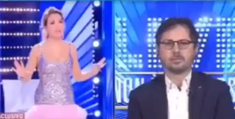 Vergogna a Canale 5, la D’Urso zittisce un consigliere e fa parlare solo Tony Colombo Vergogna a Canale 5, la D’Urso zittisce un consigliere e fa parlare solo Tony Colombo