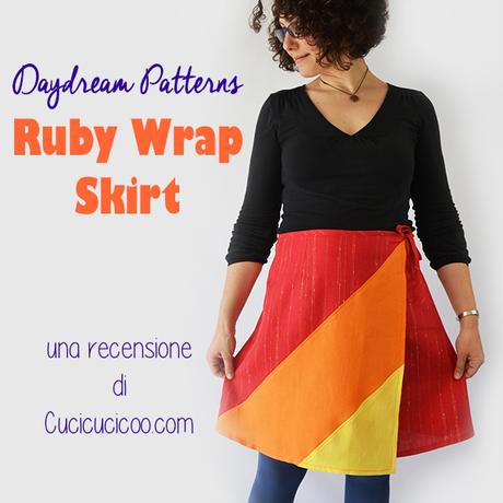 Cartamodello crop top cache coeur: Clara Wrap Tante opzioni colorate e creative per il cartamodello per la gonna a portafoglio Ruby Wrap Skirt! Usa il merletto o vari colori in diagonale per personalizzarla in modo originale! Una recensione di www.cucicucicoo.com