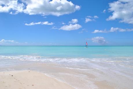 Dove andare in vacanza al mare in estate, fuori Europa antigua-caraibi-viaggio-nozze