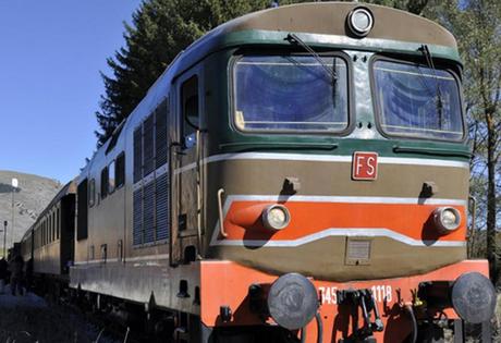 Tutti a bordo del Sannio Express: visita fra vini e borghi. Il programma Tutti a bordo del Sannio Express: visita fra vini e borghi. Il programma