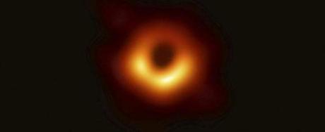 Facciamo chiarezza sulla foto del Buco Nero: Grande scoperta o fake news? Facciamo chiarezza sulla foto del Buco Nero: Grande scoperta o fake news?