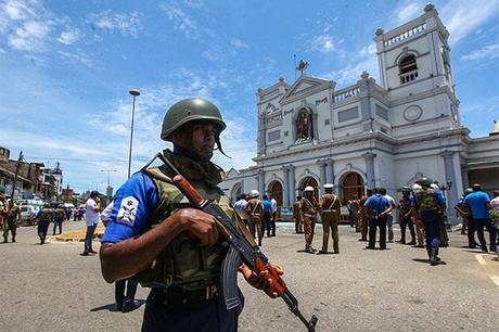 Attentato Sri Lanka, il governo di Colombo vieta l’accesso ai social media Attentato Sri Lanka, il governo di Colombo vieta l’accesso ai social media