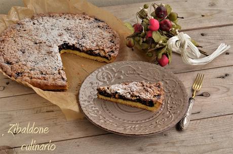 Crostata di amaretti con nocciole e nocino Crostata di amaretti con nocciole e nocino